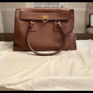 Ferragamo tote bag with gold detail. Very good pre-owned condition.